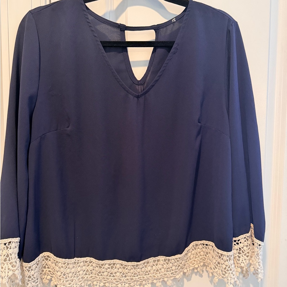 Francesca's Collections Navy Long-Sleeve V-Neck Top with Ivory Crochet Hem
